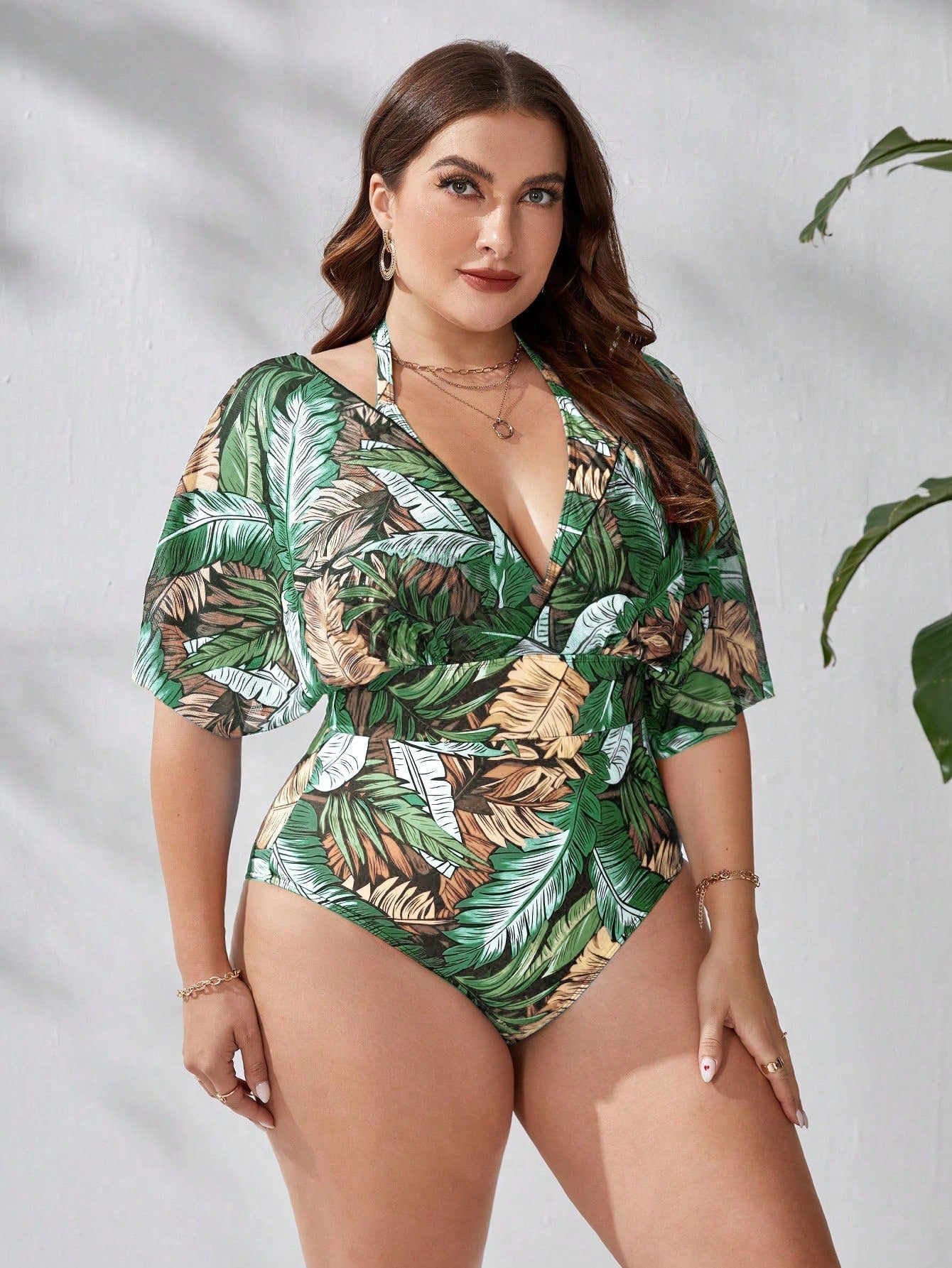 Maiô feminino com mangas transparentes caídas