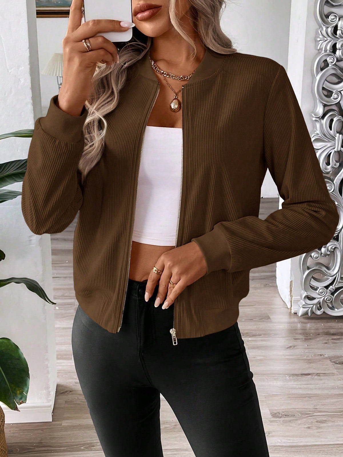 Jaqueta Bomber de Camurça Feminina com Zíper