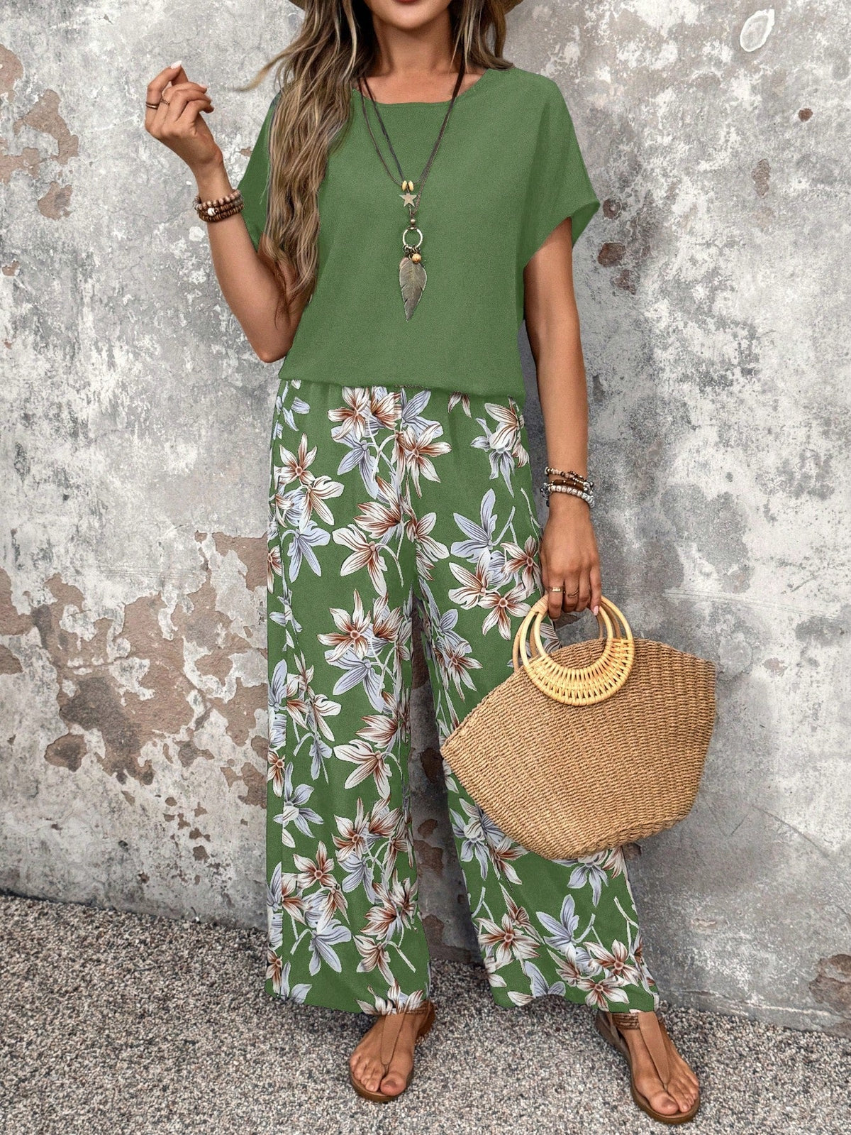 Conjunto Feminino Floral Soltinho Blusa e Calça Pantalona