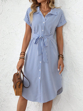 Vestido Listrado Feminino com Botões Estilo Camisa