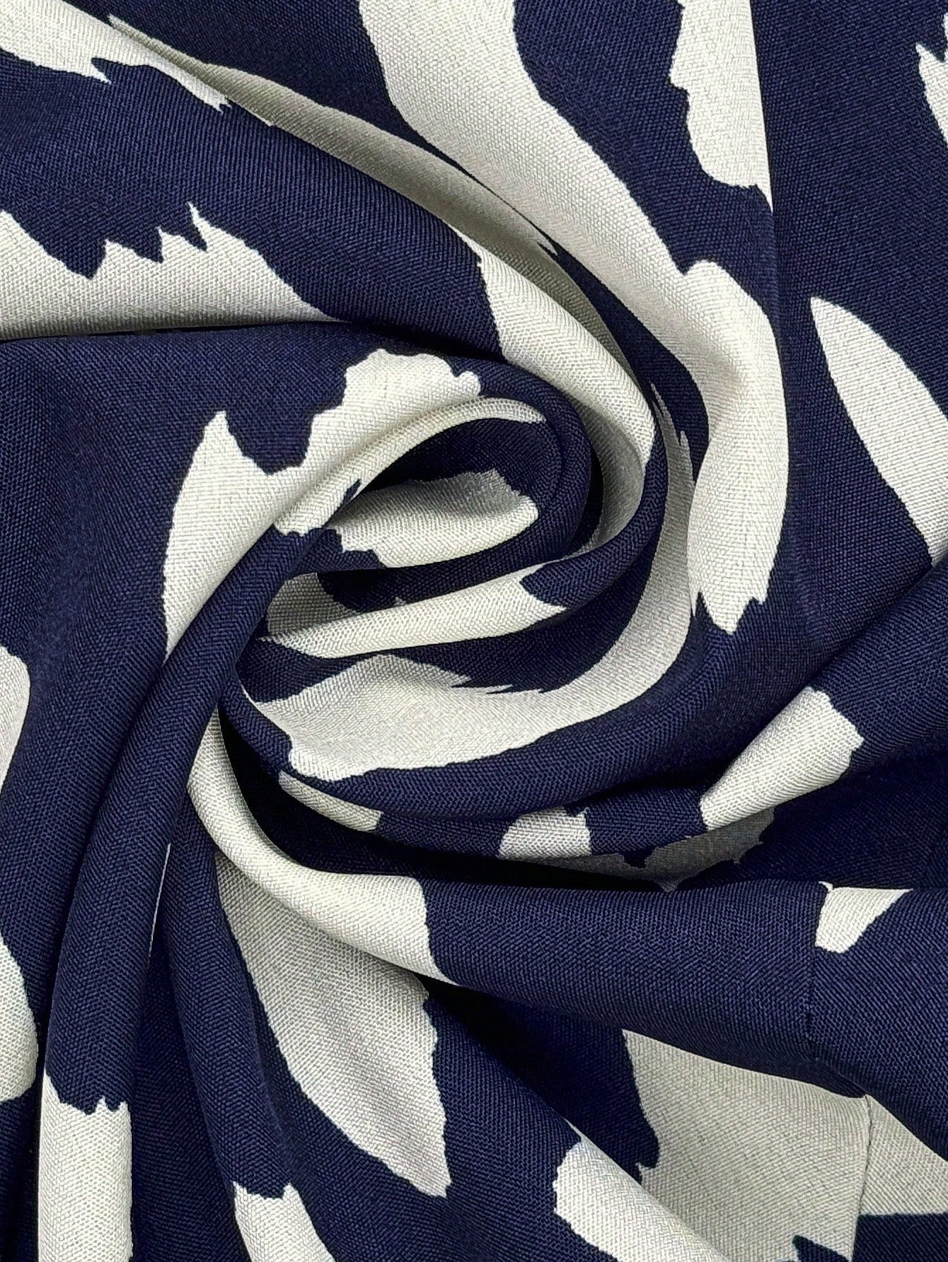 Vestido Curto Regata Estampado com Cinto