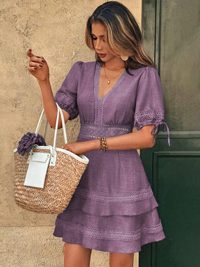 Vestido Curto Feminino Manga Bufante com Bordado