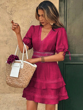Vestido Curto Feminino Manga Bufante com Bordado