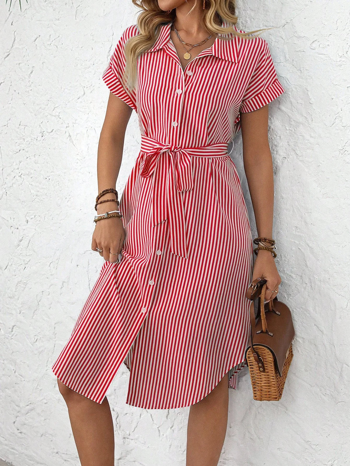 Vestido Listrado Feminino com Botões Estilo Camisa